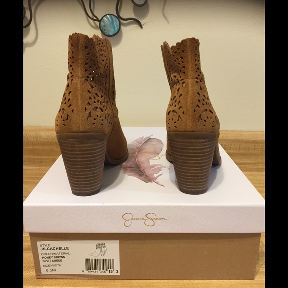 NWT~Jessica Simpson Laser Cut Suede Booties - Picture 5 of 7